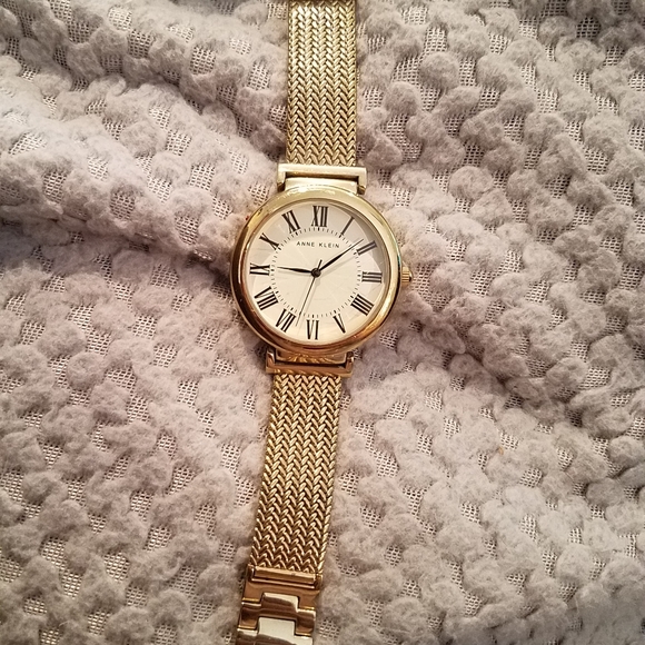 Watch - Picture 2 of 5